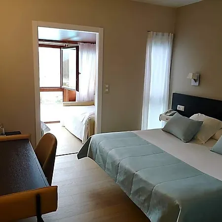ホテル Herbeira 3*